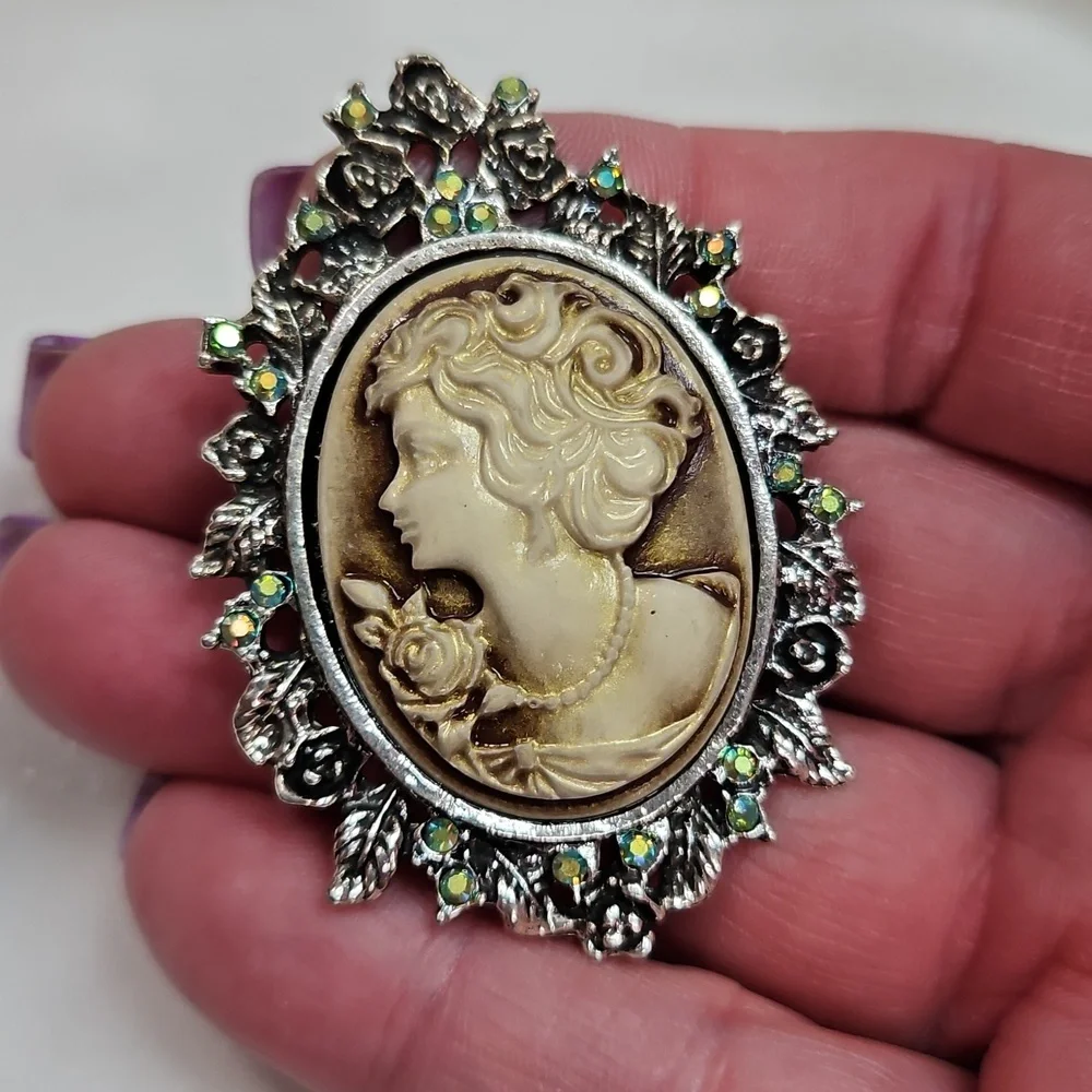 Women's Beauty Head Cameo Brooch Retro Style Pin Rhinestone Silver Tone Elegant